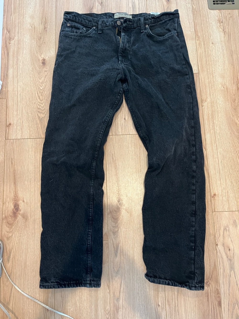 INSULATED Wrangler Men's Black  Relaxed Jeans